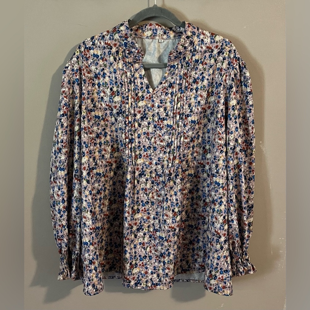 $6🩷Bundled Floral Print Women’s Blouse